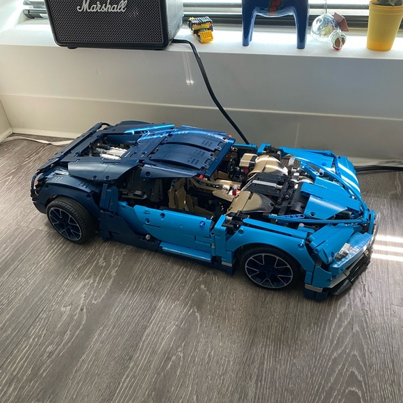 Lego Technic Bugatti - Picture 3 of 5
